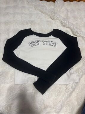 Black & White 'New York' Long Sleeve Raglan Tee